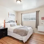 Brighton Guesthouse Private Rooms - Walk To Metro