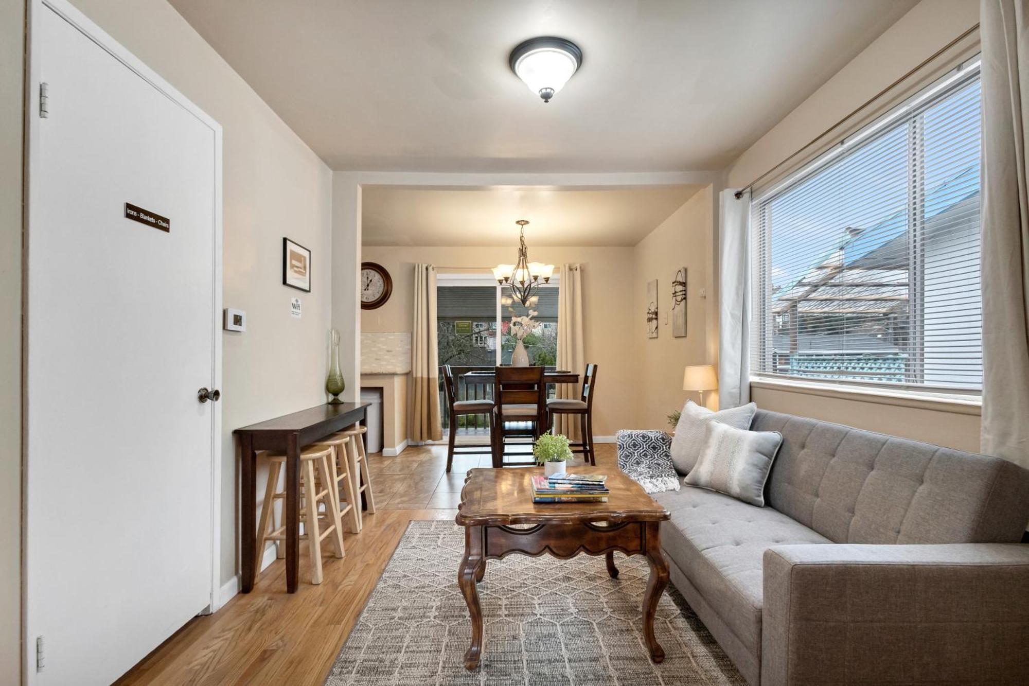 Brighton Private - Walk To Metro Guest house Seattle